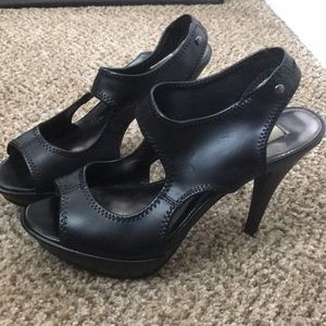 Vera Wang black heels